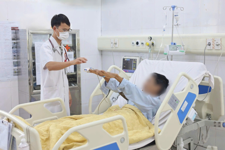 Người đàn ông nguy kịch sau khi ăn một loại cá biển