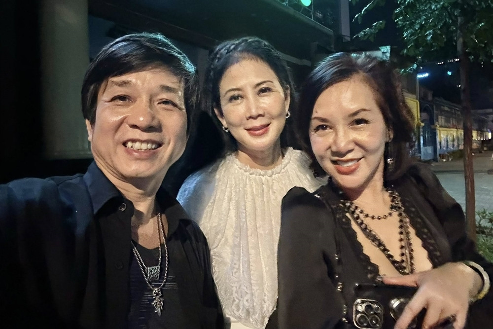 'Nữ hoàng ảnh lịch' Diễm Hương bất ngờ về Việt Nam tái ngộ Mộng Vân, Thiệu Ánh Dương