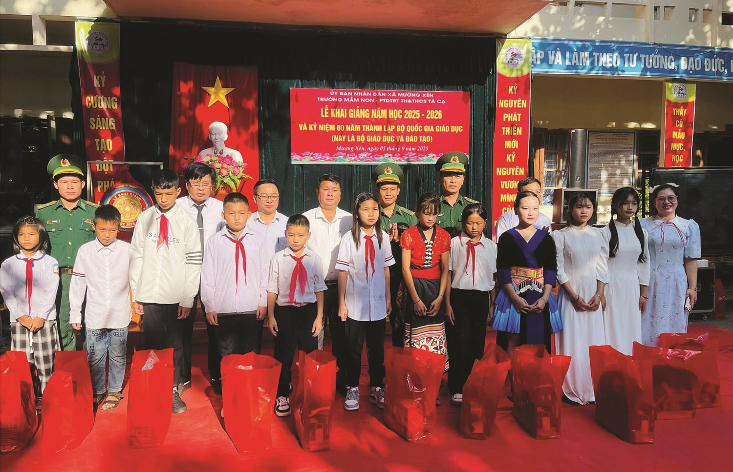 Phạm Tiến ảnh 1.jpg