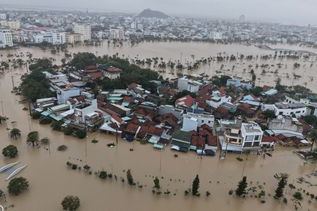 Toàn cảnh nước lũ bủa vây nhiều nơi ở Gia Lai, Đắk Lắk