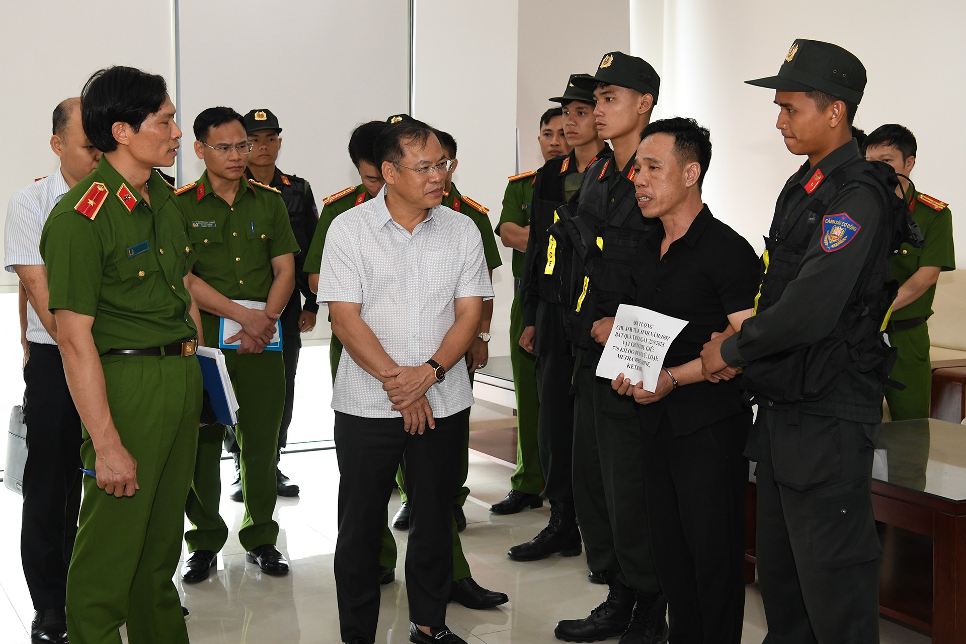 Triệt phá đường dây đưa 1,2 tấn ma túy từ Tam giác vàng vào Việt Nam