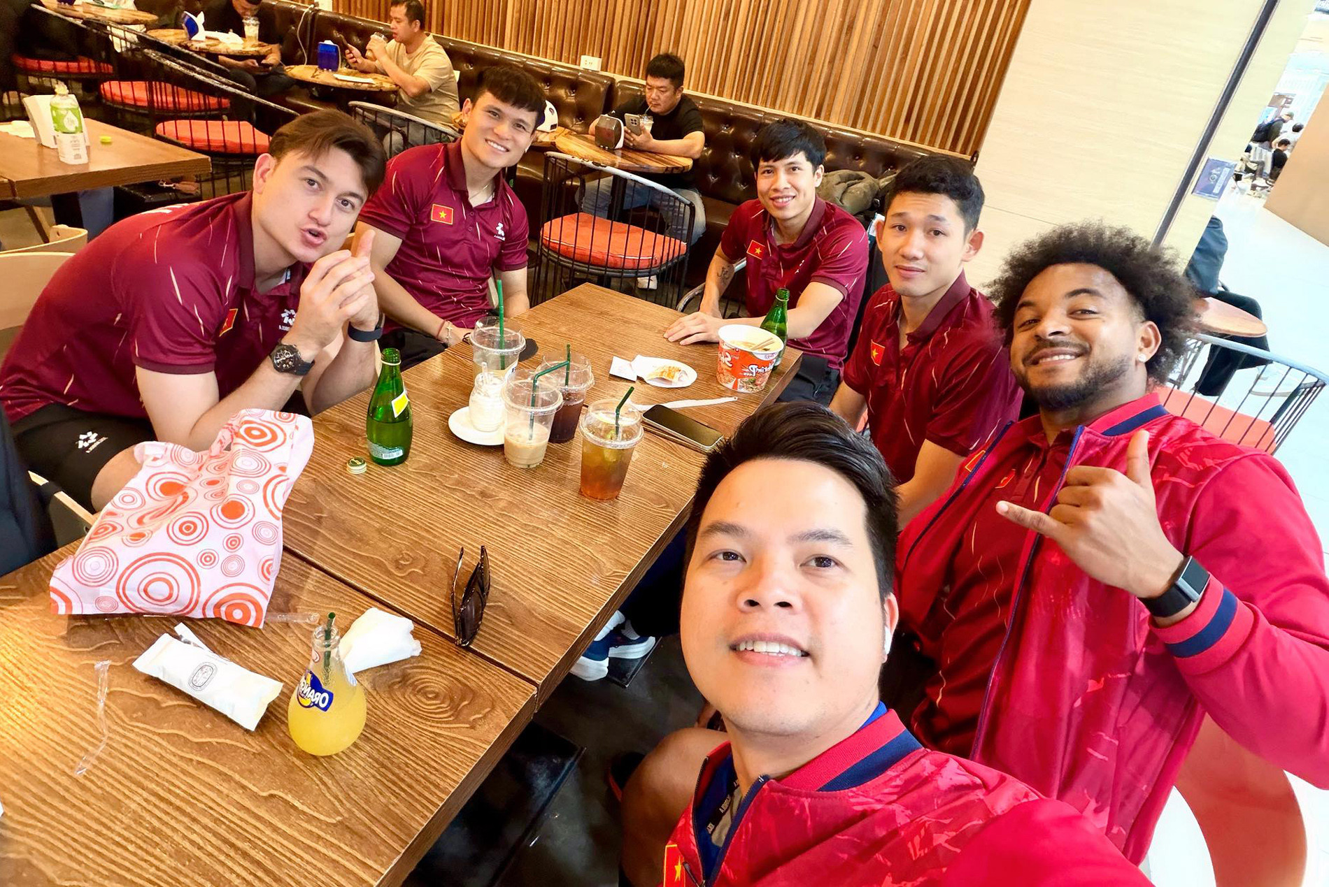 tuyen viet nam 1.jpg