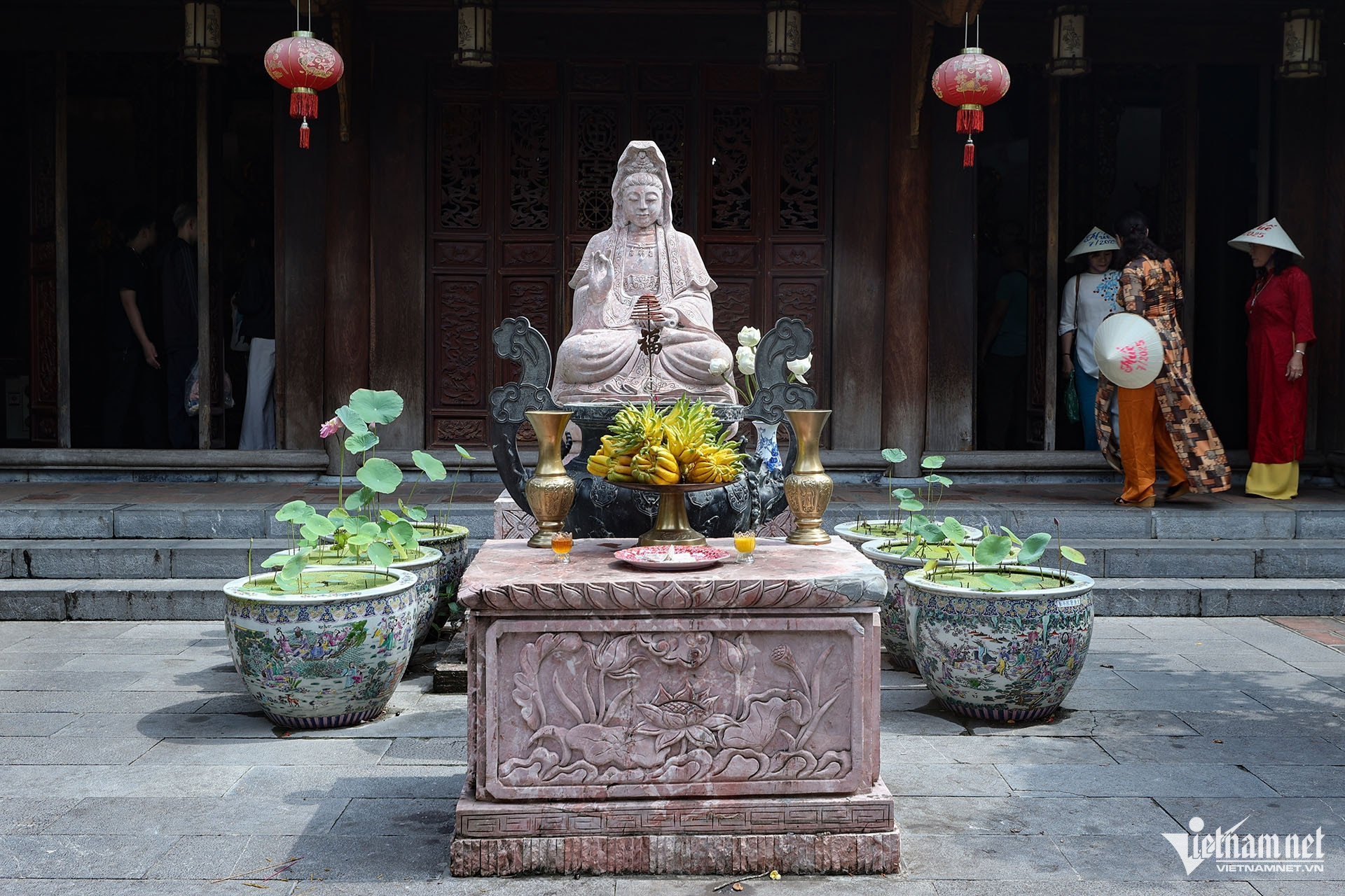 W-Chùa Một Cột 2.jpg