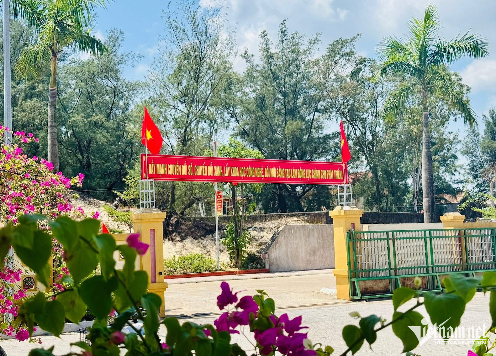 W-Đông Trạch.png