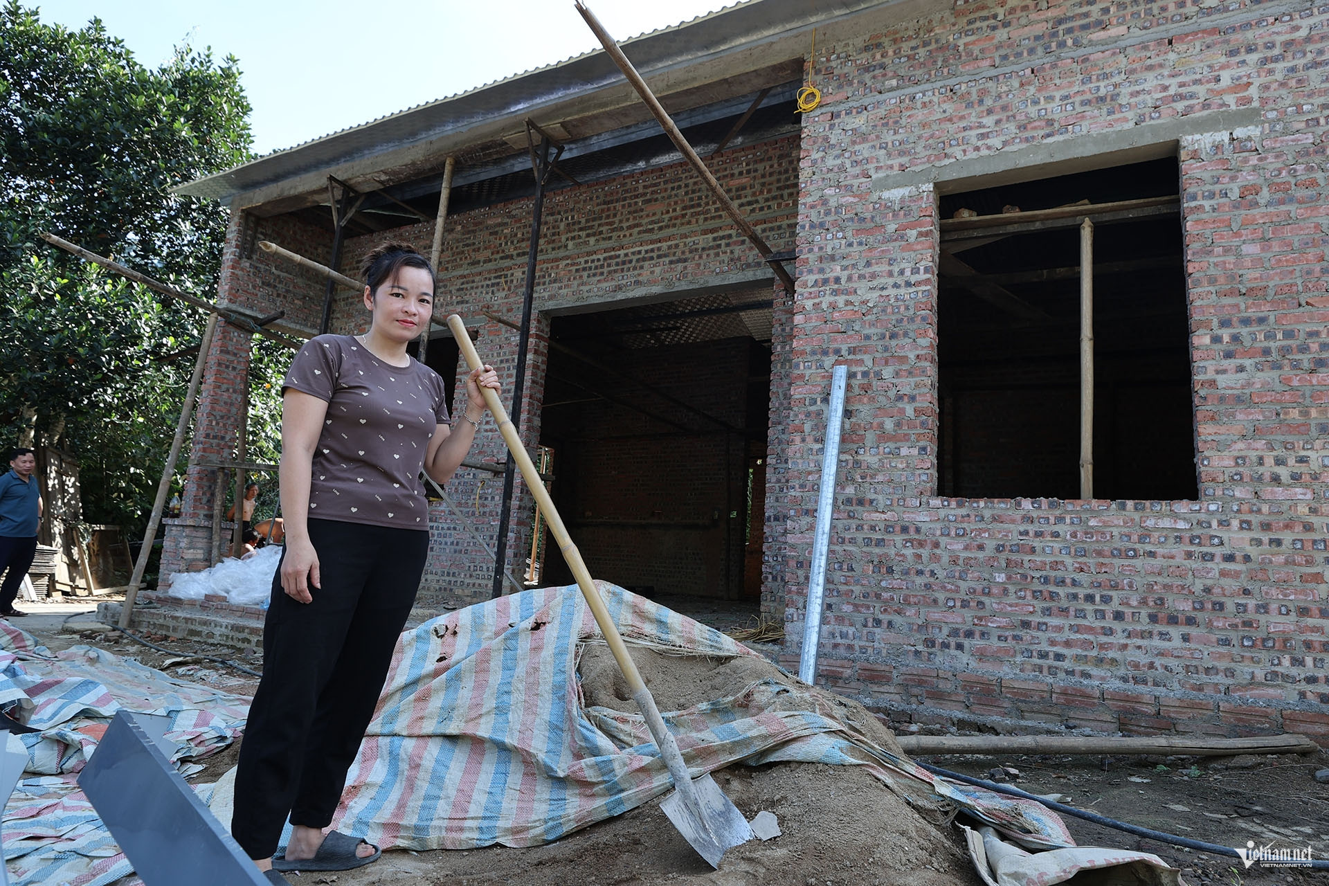 W-Nhà mới trao sau khi xóa nhà tạm 7.jpg