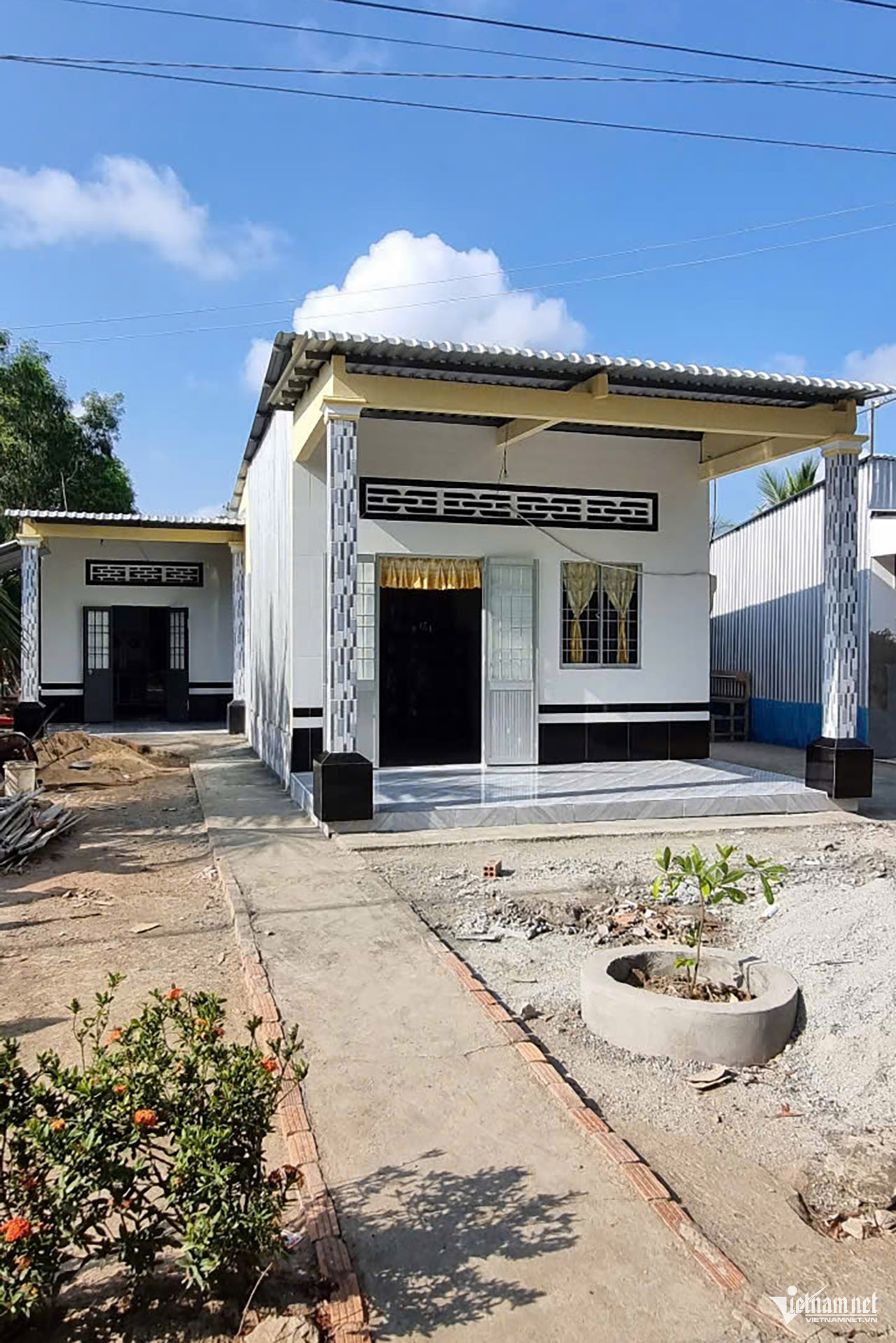 W-Nhà mới trao sau khi xóa nhà tạm 9.jpg