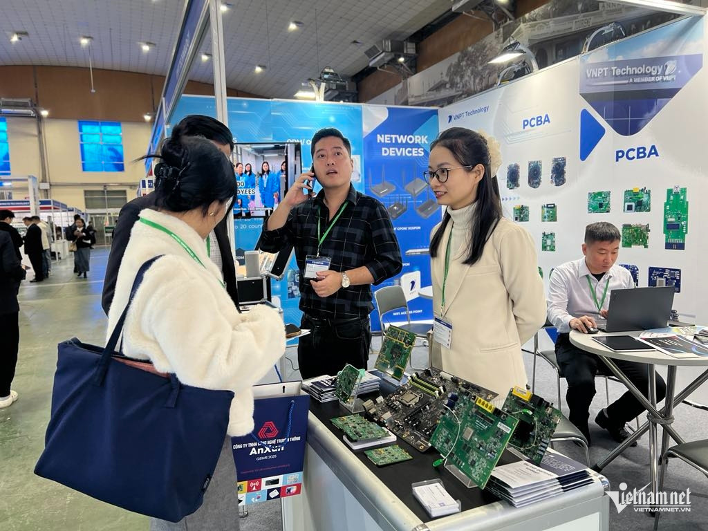 W-VNPT Technology.jpg