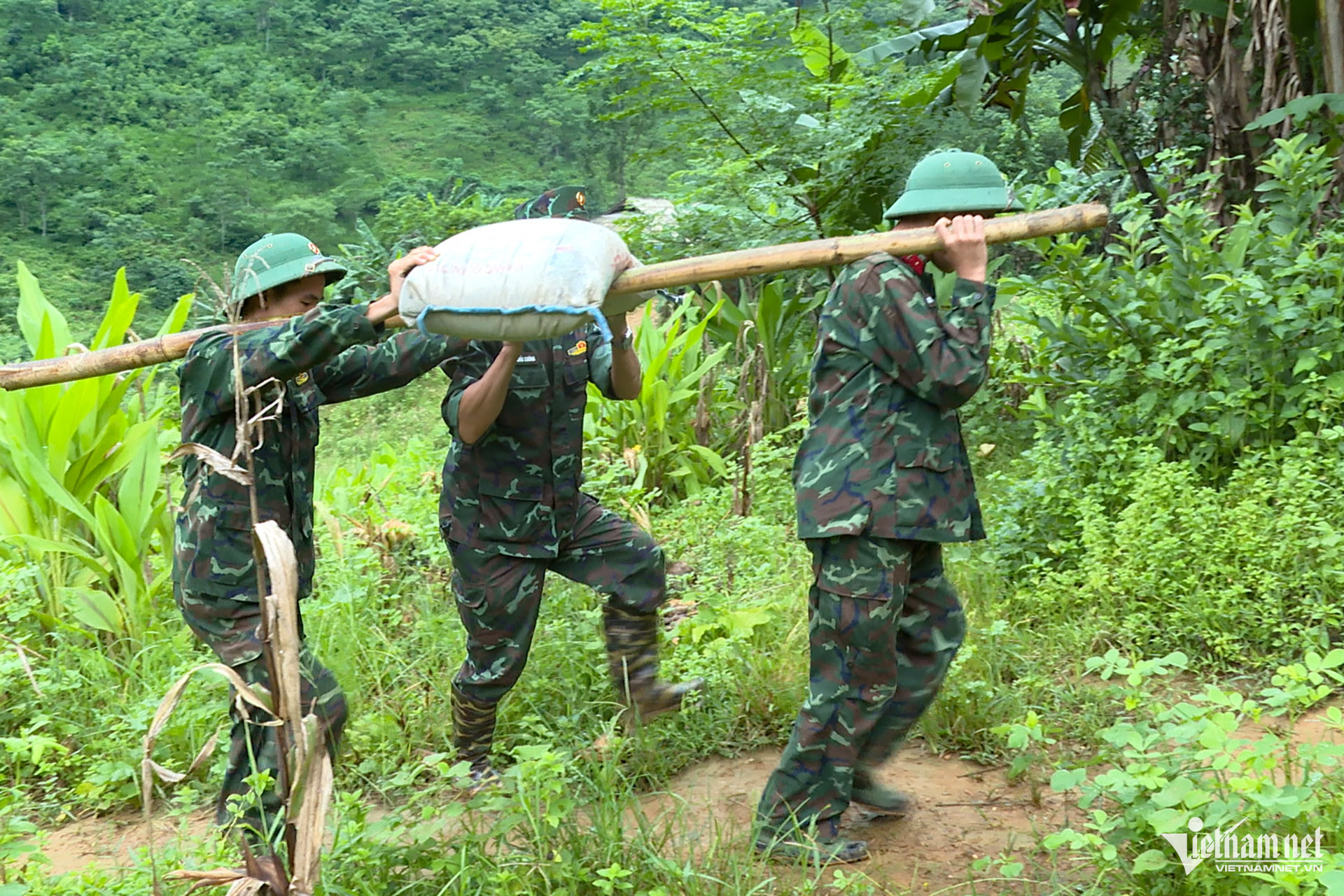 W-Xóa nhà tạm, nhà dột nát tại Thái Nguyên 9.jpg