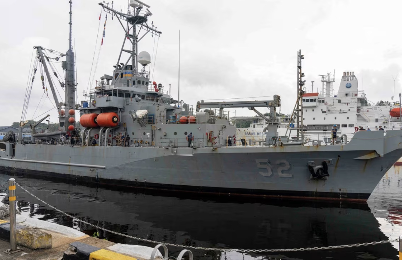 Hải quân Mỹ đang nỗ lực trục vớt xác máy bay gặp nạn ở Biển Đông