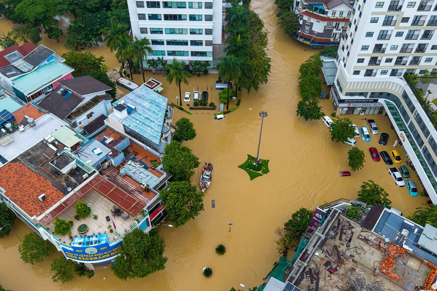 Hỗ trợ khẩn cấp 700 tỷ đồng cho 4 tỉnh khắc phục thiệt hại do mưa lũ