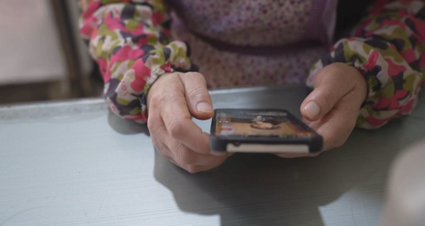 Phát hiện 'hành động lạ', khách nhanh trí báo cảnh sát, cứu nguy cho chủ quán