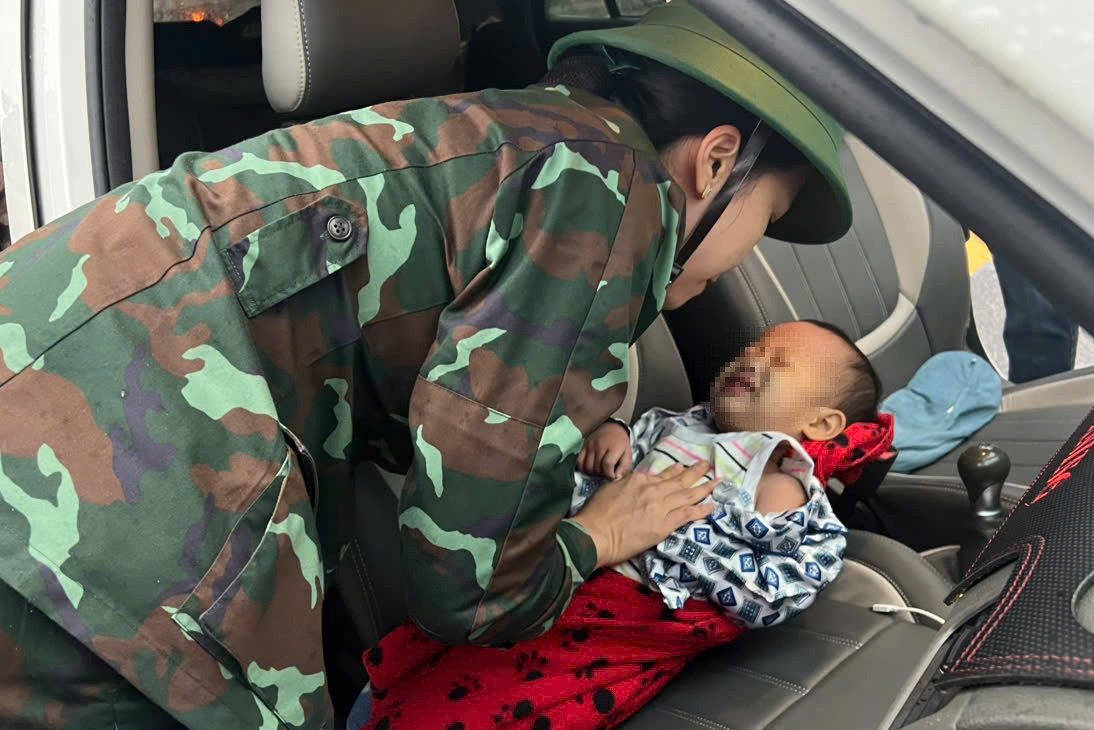 Quân đội lập trạm hỗ trợ khẩn cấp, kịp thời cứu bé 2 tuổi rơi xuống nước