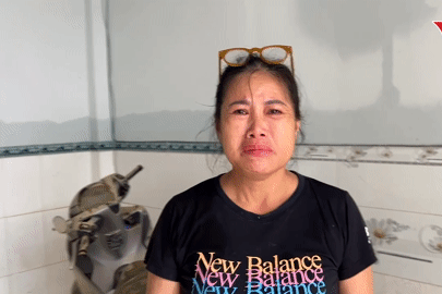 Sau ba ngày lũ lịch sử, người dân Nha Trang bật khóc giữa đống tài sản tan hoang