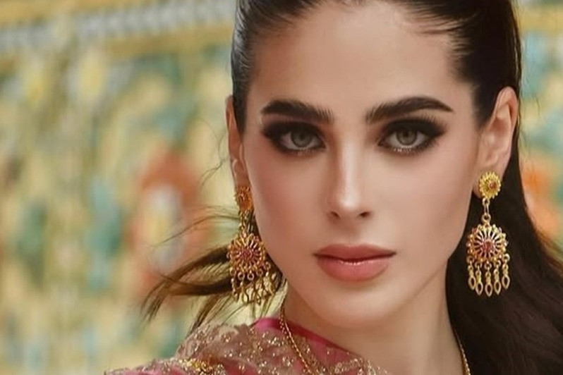 Từ cô bé tăng động, bị xúc phạm thành tân Miss Universe 2025