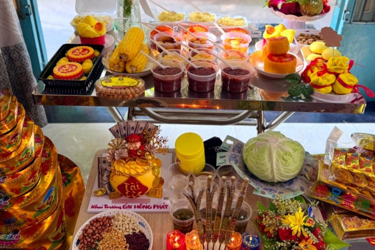 Văn khấn khai trương cửa hàng chuẩn theo phong tục cổ truyền Việt Nam