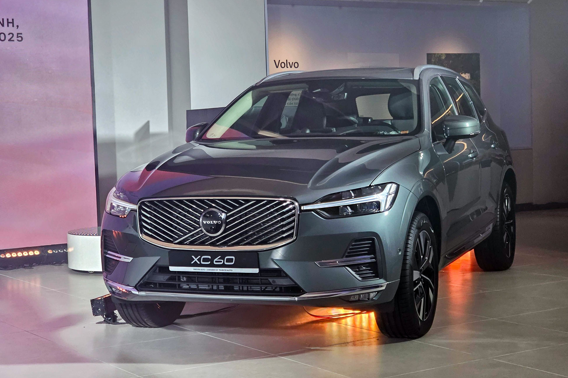 Volvo XC60 2026 về Việt Nam, nâng cấp nhẹ, quyết đấu với Mercedes-Benz GLC
