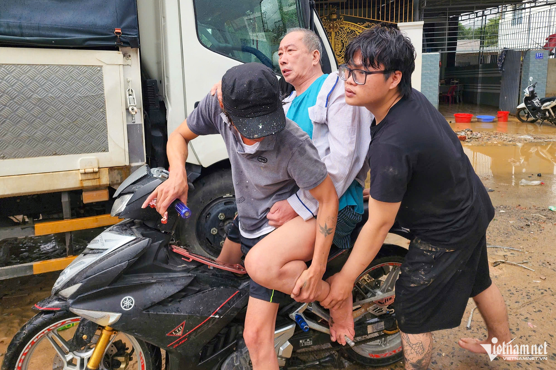 W-1 Tay Nha Trang.jpg