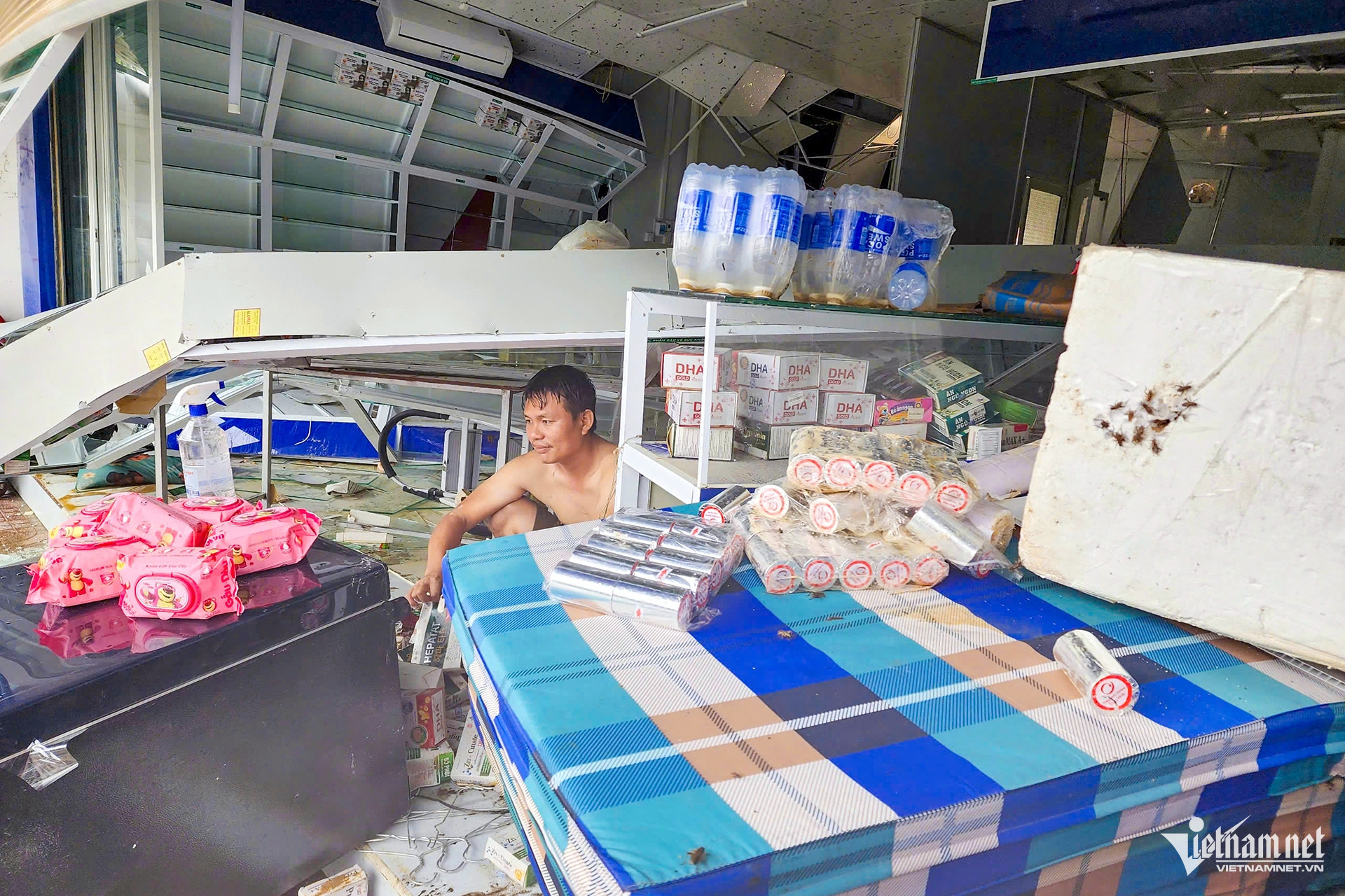 W-1 Tay Nha Trang   Ngoc .jpg