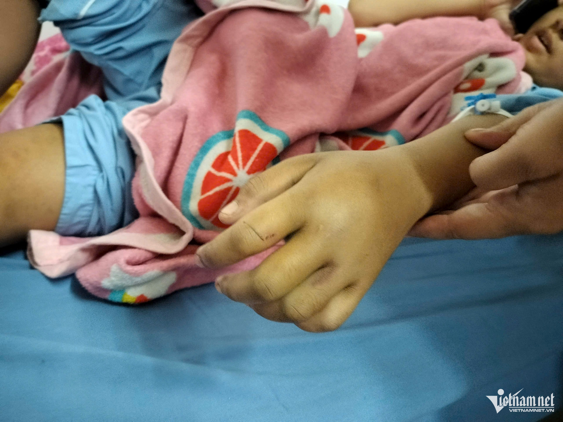 W-bạo hành trẻ em.JPG.jpg