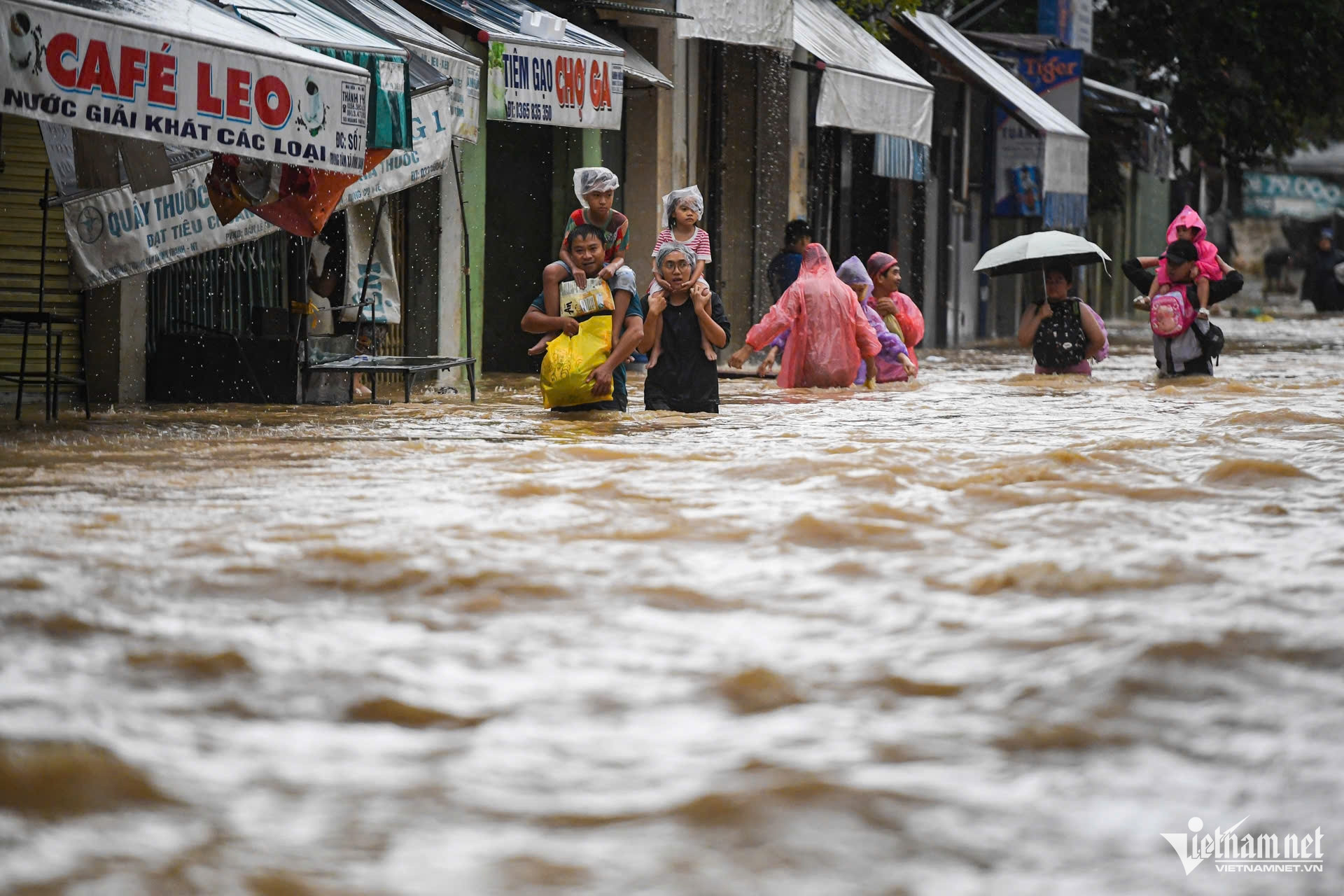 W-ngap lut Nha Trang (9).jpg