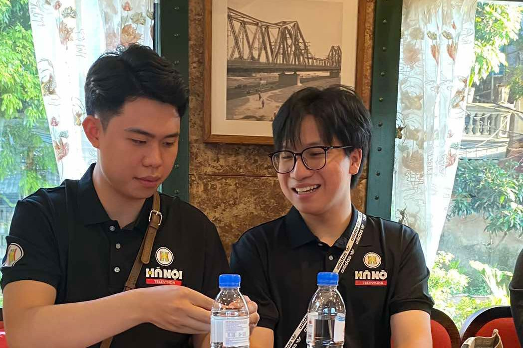 Bật mí về con trai 21 tuổi hài hước, năng động của ca sĩ Trọng Tấn