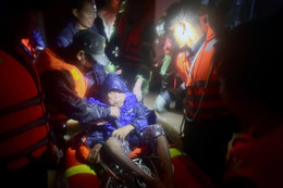 Cảnh sát tỉnh Khánh Hòa nhận hơn 3.000 tin báo kêu cứu trong vùng lũ