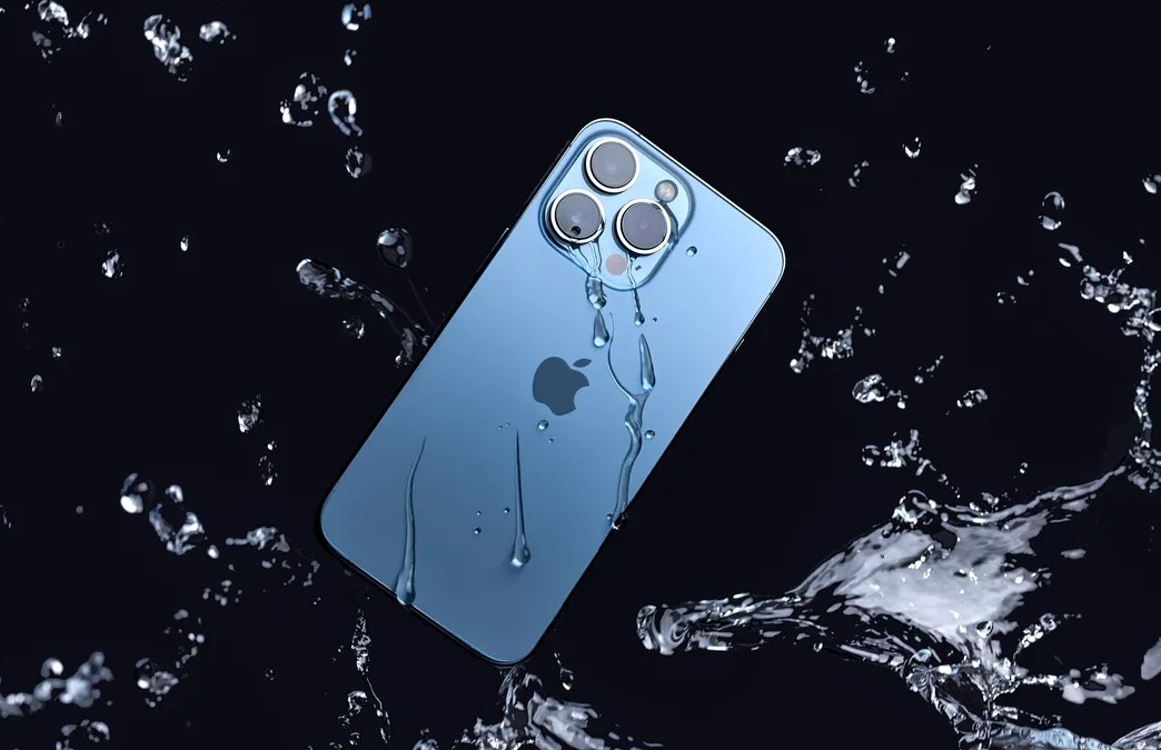 Có thể mang iPhone chống nước chuẩn IP68 đi bơi không?