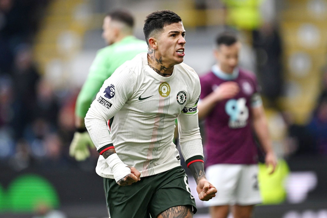 Đánh bại Burnley, Chelsea leo lên nhì bảng