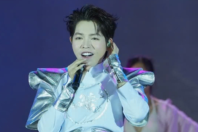 Đức Phúc khuấy động hàng nghìn khán giả, TPHCM nhận danh hiệu thành phố điện ảnh