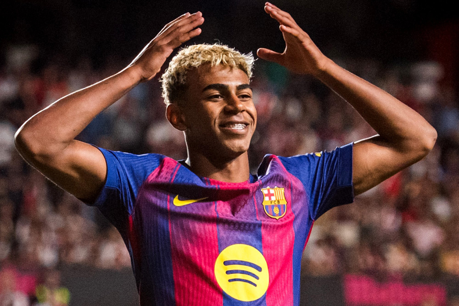 Lamine Yamal Barca.jpg