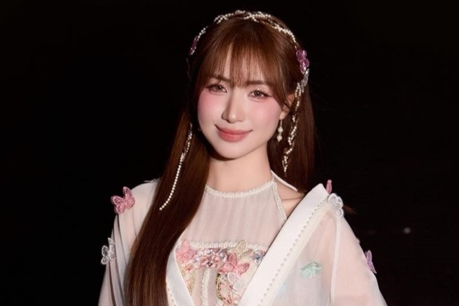 Diệp Lâm Anh và Hòa Minzy ủng hộ Khánh Hoà, Tuấn Hưng gây xúc động khi viết về mẹ