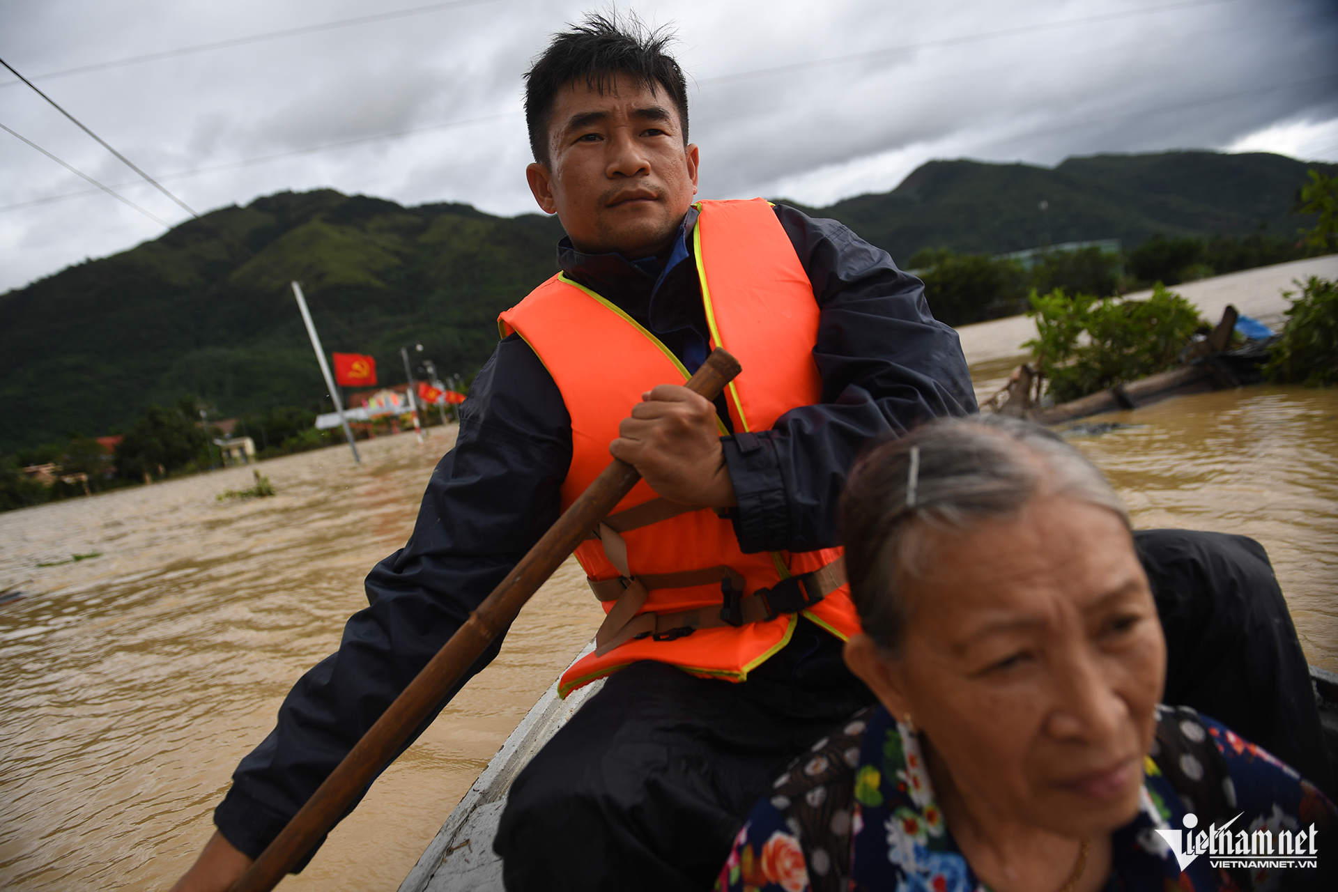 W-Bi thu chi bo 001.png