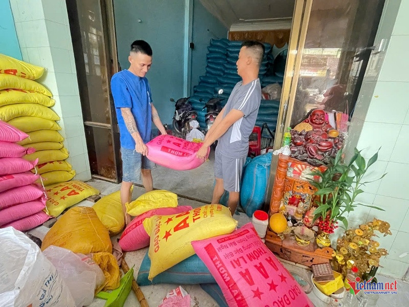 W-Khốn đốn sau lũ 2.jpg