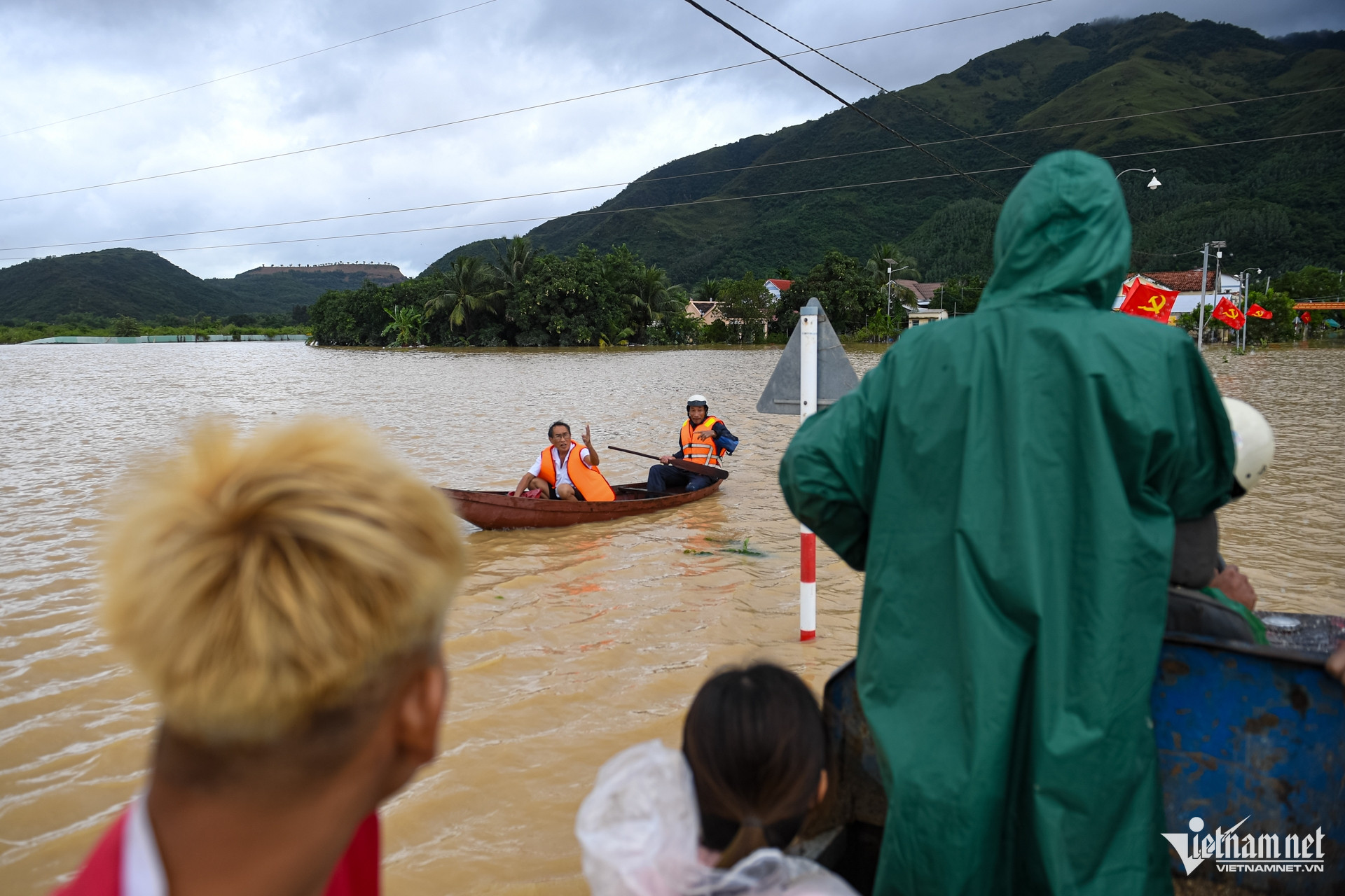 W-ngập lụt nha trang.jpg