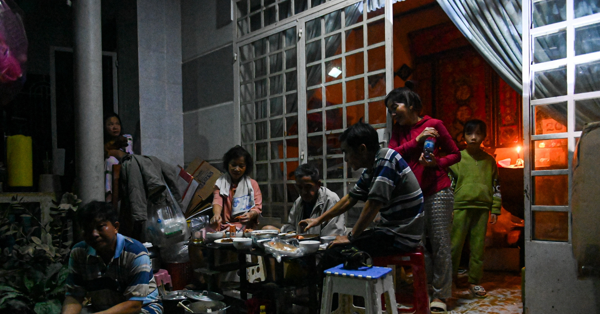 Lũ lịch sử ở Khánh Hòa: &amp;apos;Tờ lịch vẫn dừng ở 20/11, ngày cả nhà không bao giờ quên&amp;apos;