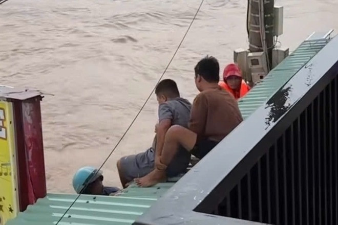 Báo VietNamNet kêu gọi ủng hộ đồng bào Nam Trung Bộ bị thiệt hại do mưa lũ