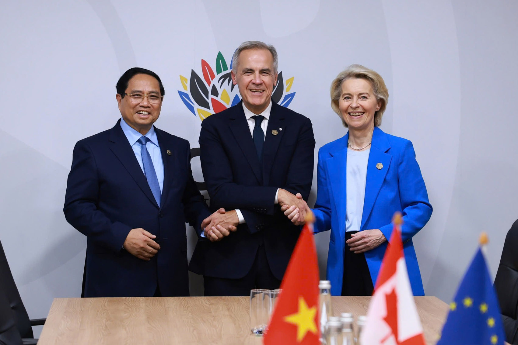 canda eu 1763824017217490764230.jpg