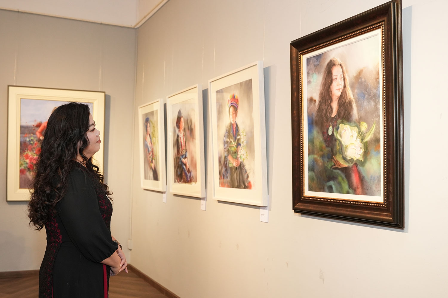 Chân dung nghệ sĩ nổi tiếng qua tranh