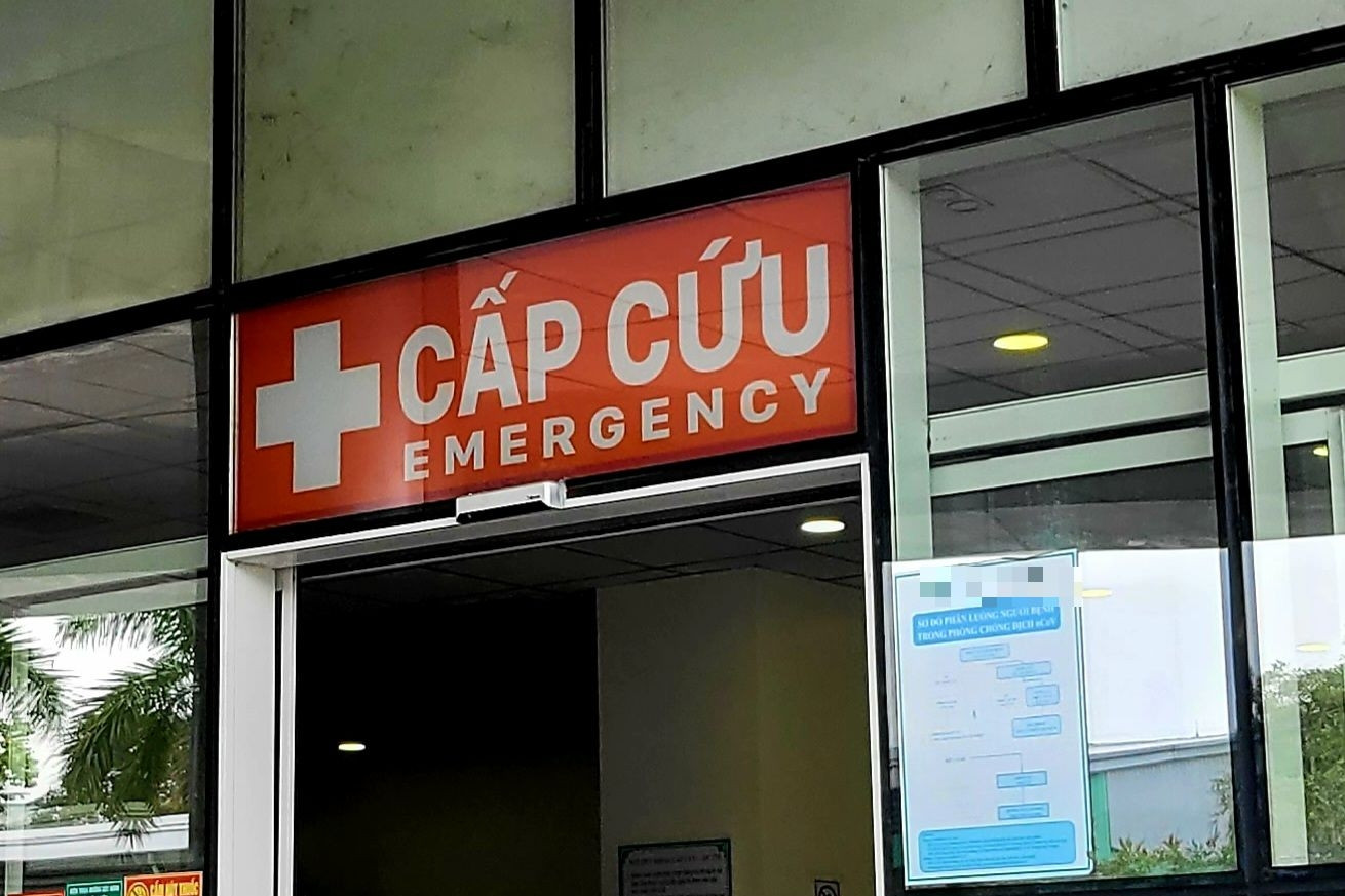 Chàng trai hốt hoảng đưa bạn gái vào viện cấp cứu sau khi thử 'cảm giác mới'