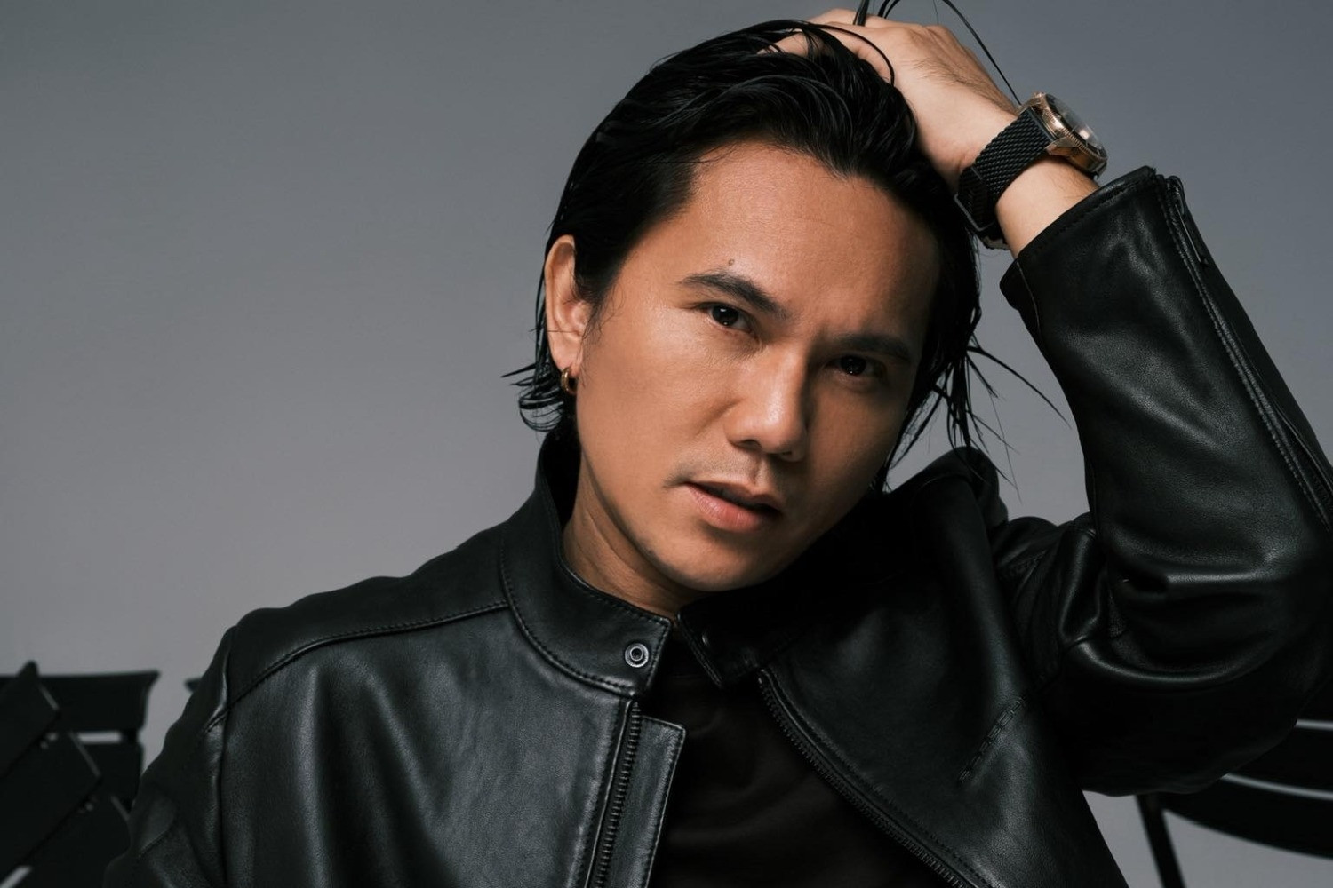 Hương Giang đến Phú Yên cứu trợ, nhạc sĩ Tú Dưa và MC Trấn Thành góp 600 triệu đồng