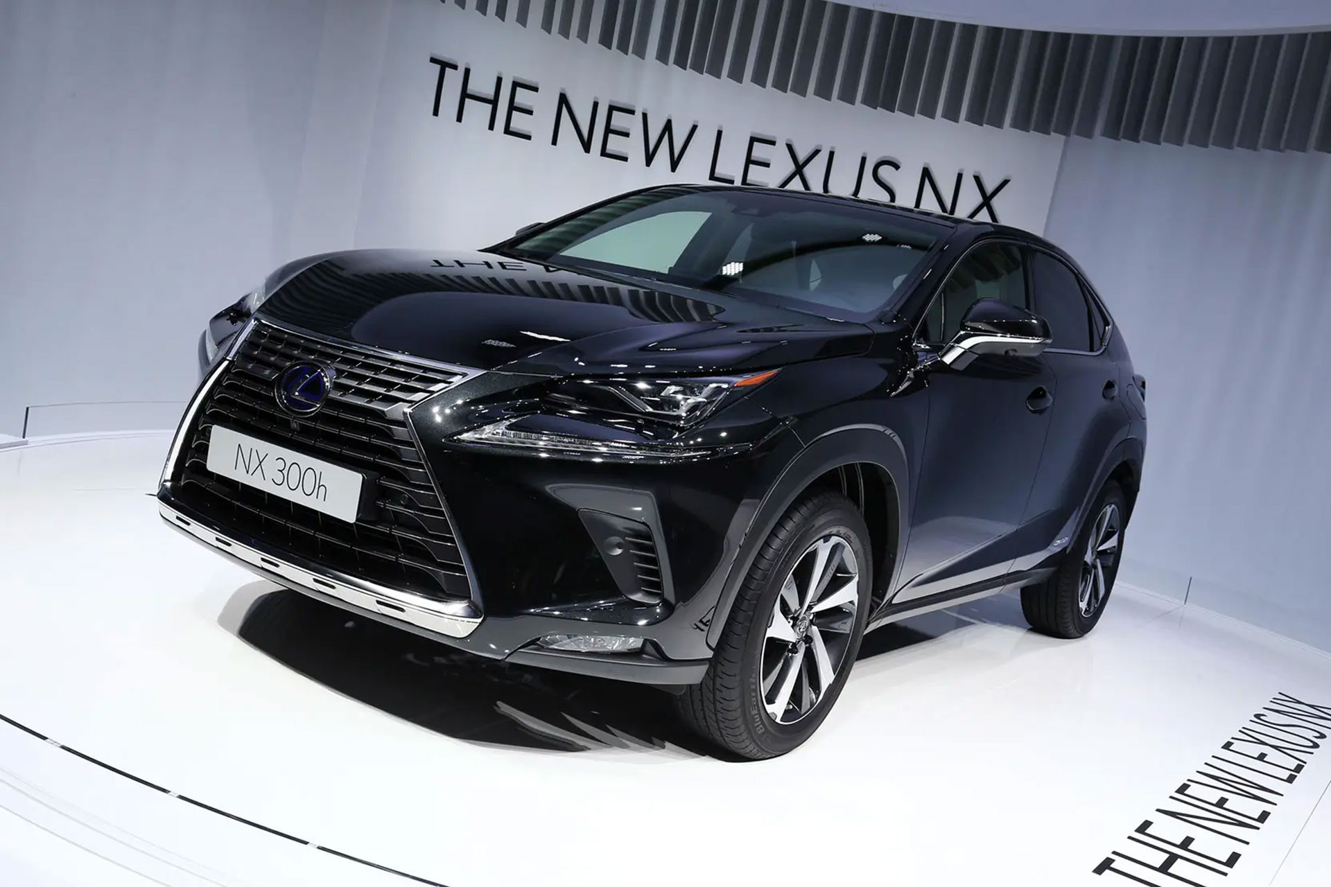 Lexus NX 2017.jpg