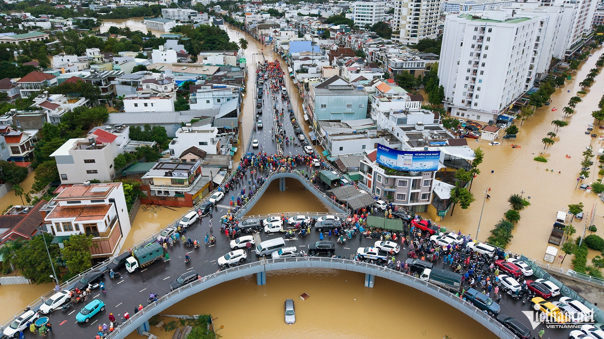 mua lu Khanh Hoa Xuan ngoc 2.jpg