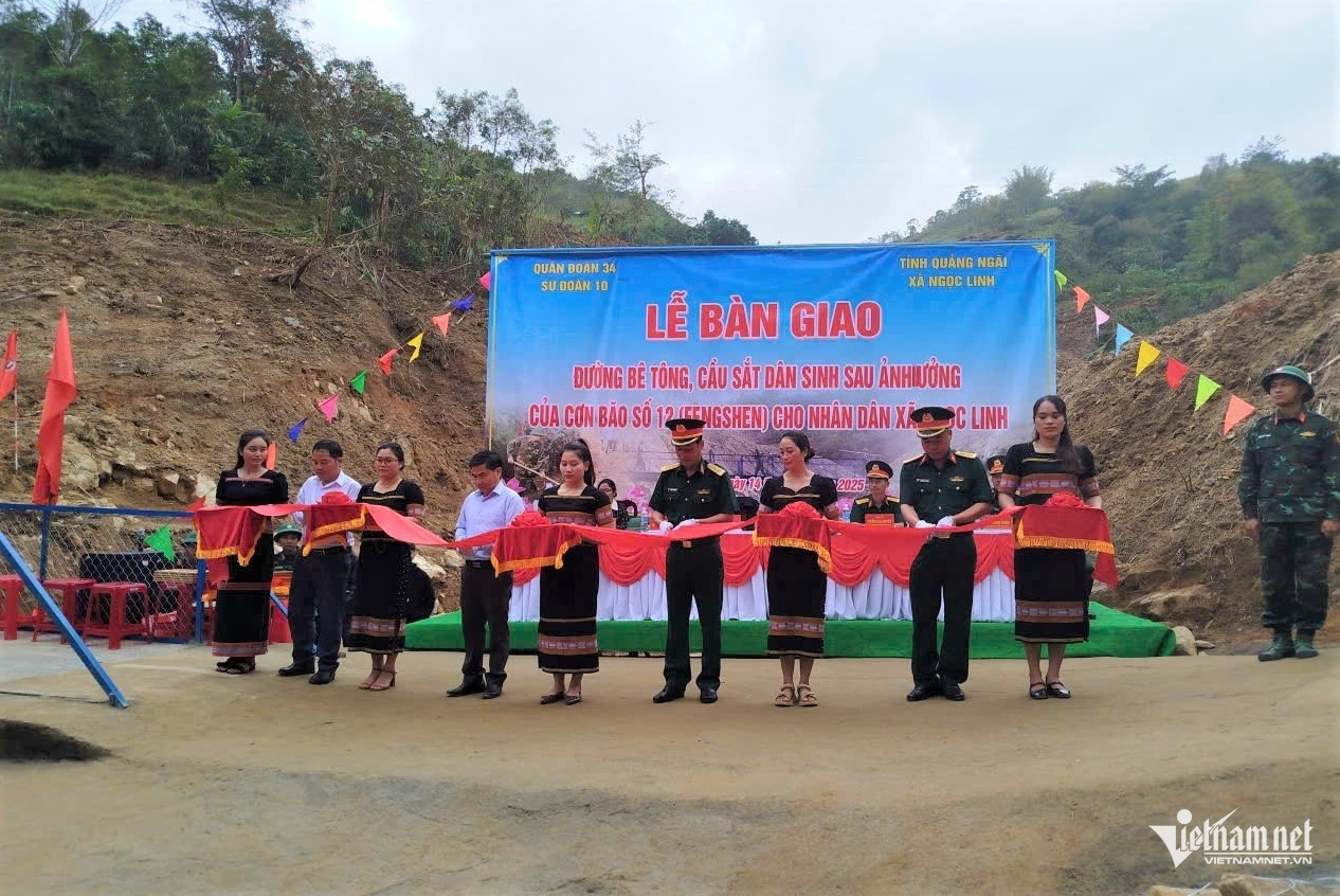 W-A 3 Chí Ngọc.jpg