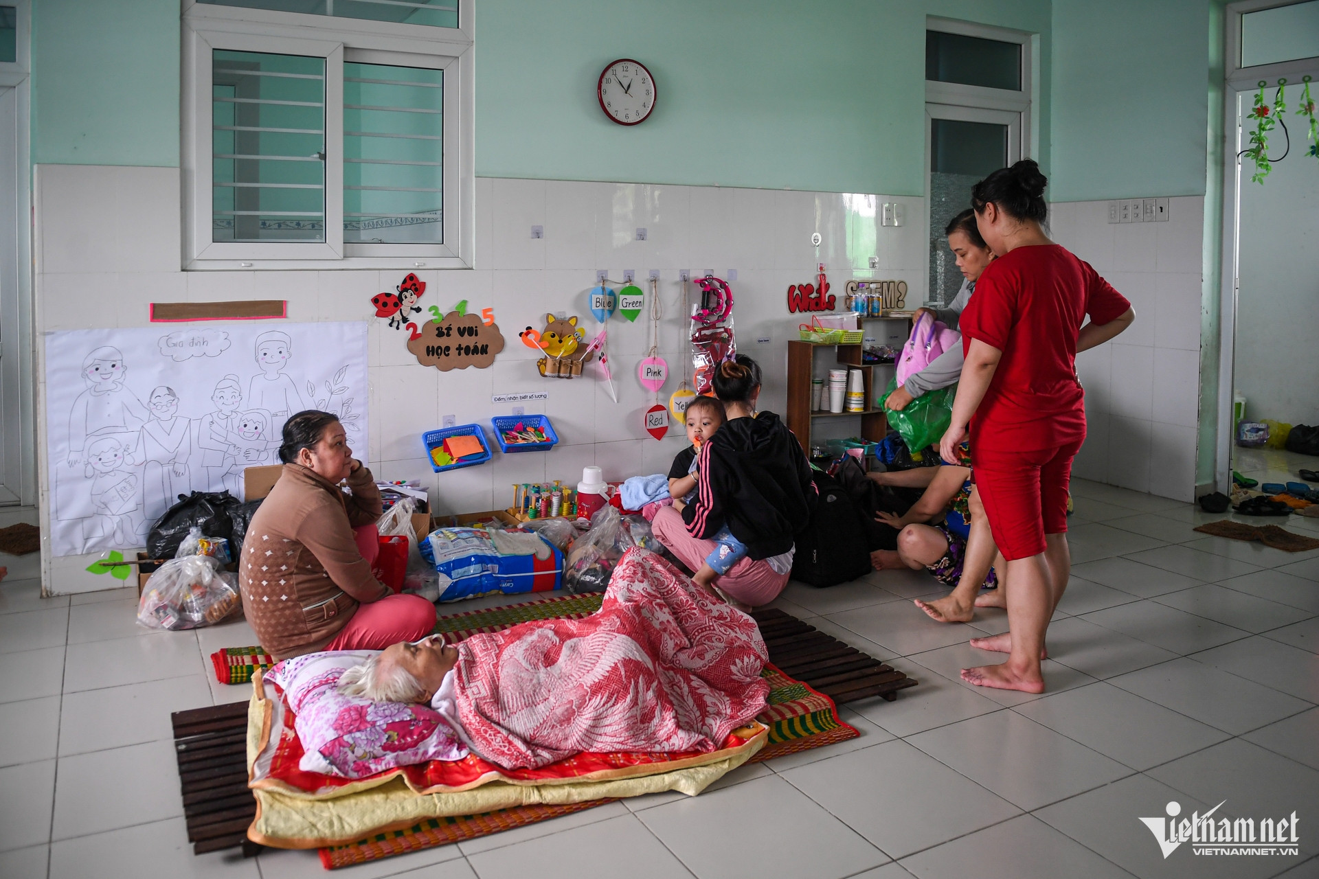 Box https://static-images.vnncdn.net/vps_images_publish/000001/000003/2025/11/23/w-ngap-lut-nha-trang-14-1414.jpg