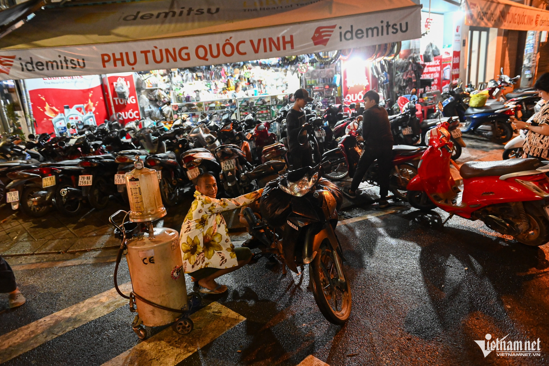 W-ngập lụt nha trang, sửa xe 17.jpg