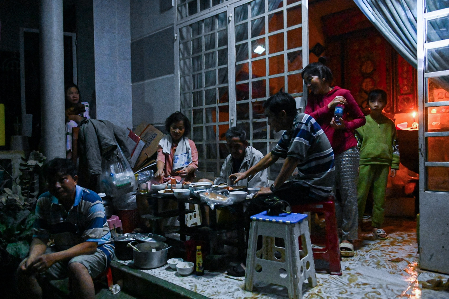 Lũ lịch sử ở Khánh Hòa: 'Tờ lịch vẫn dừng ở 20/11, ngày cả nhà không bao giờ quên'