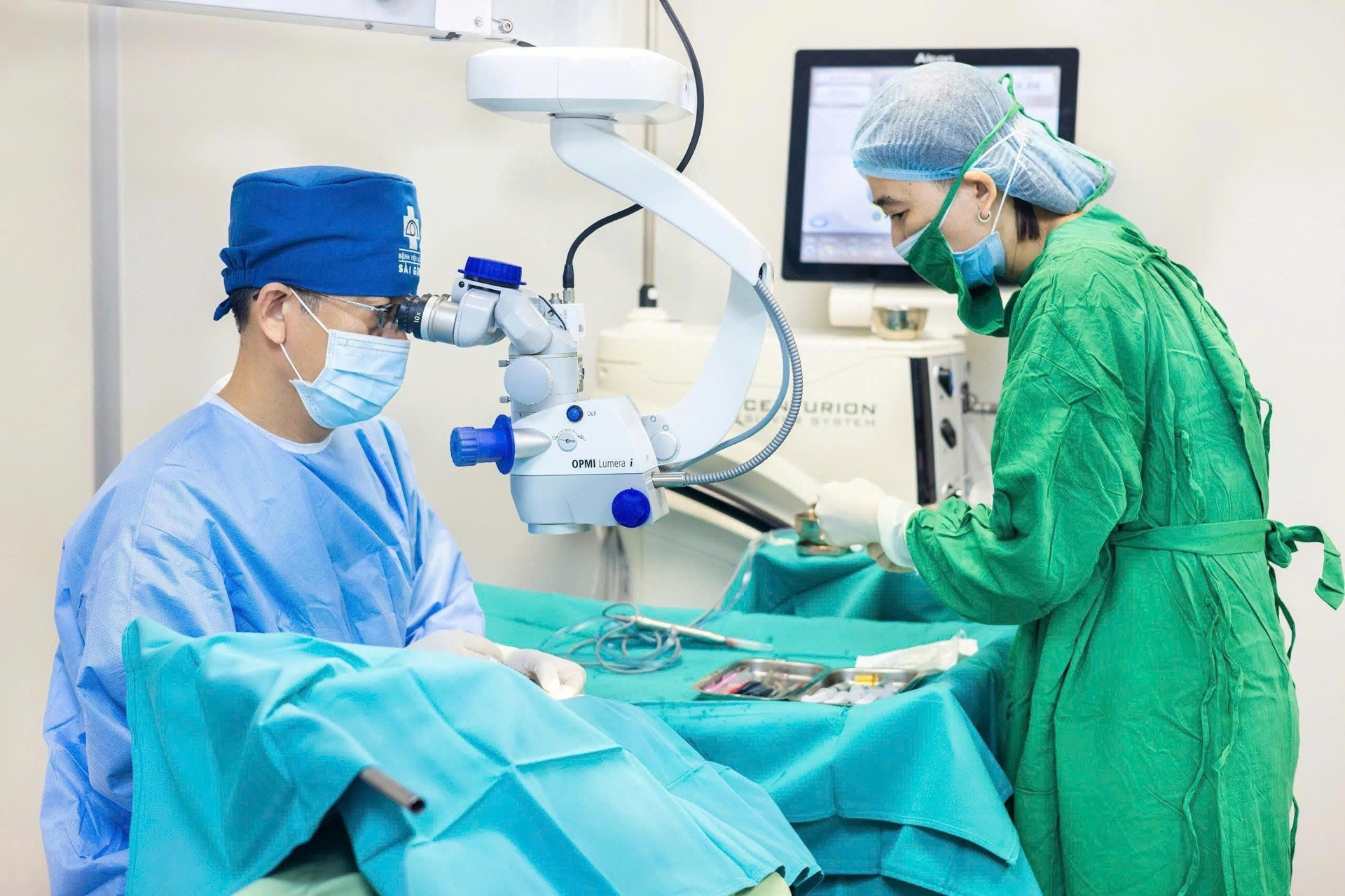 Bệnh viện Mắt Sài Gòn: hơn 3.000 lượt phẫu thuật Phaco Không Dao ứng dụng AI