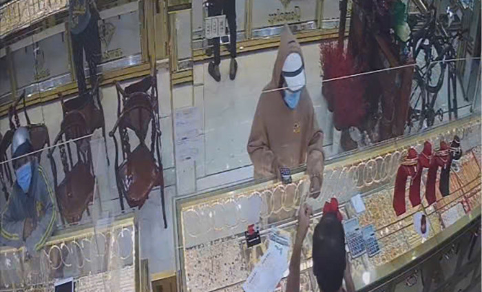 Cướp ở tiệm vàng.jpg