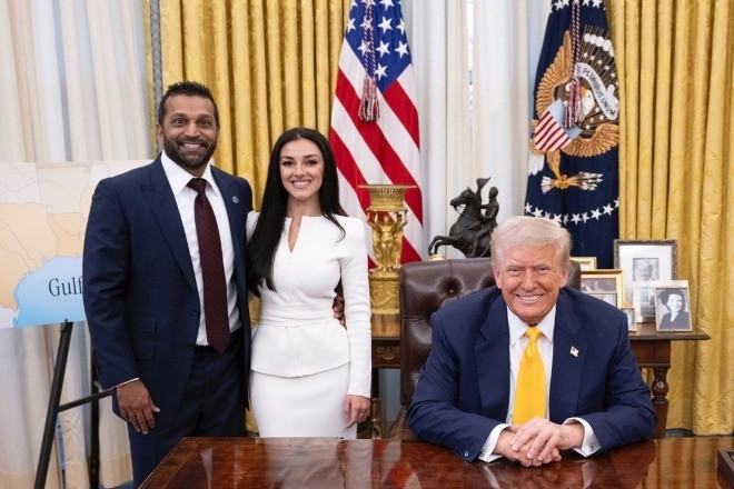 Giám đốc FBI gây tranh cãi khi cử đặc nhiệm SWAT để bảo vệ bạn gái