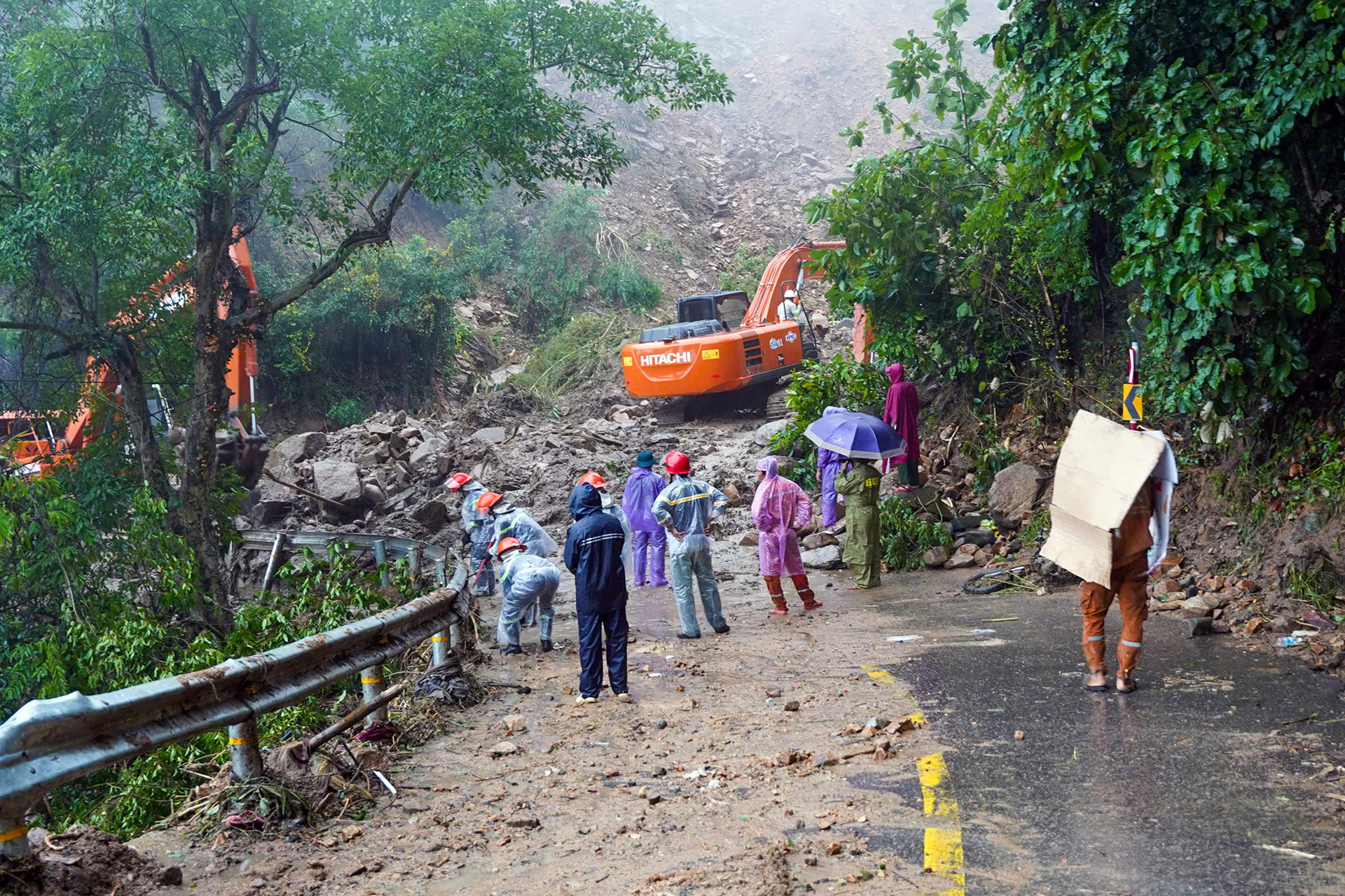 sat lo Khanh Son 1.jpg